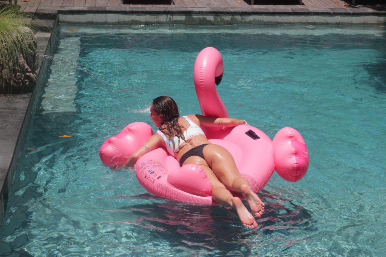 Lushy Hostel Canggu Dış mekan fotoğraf