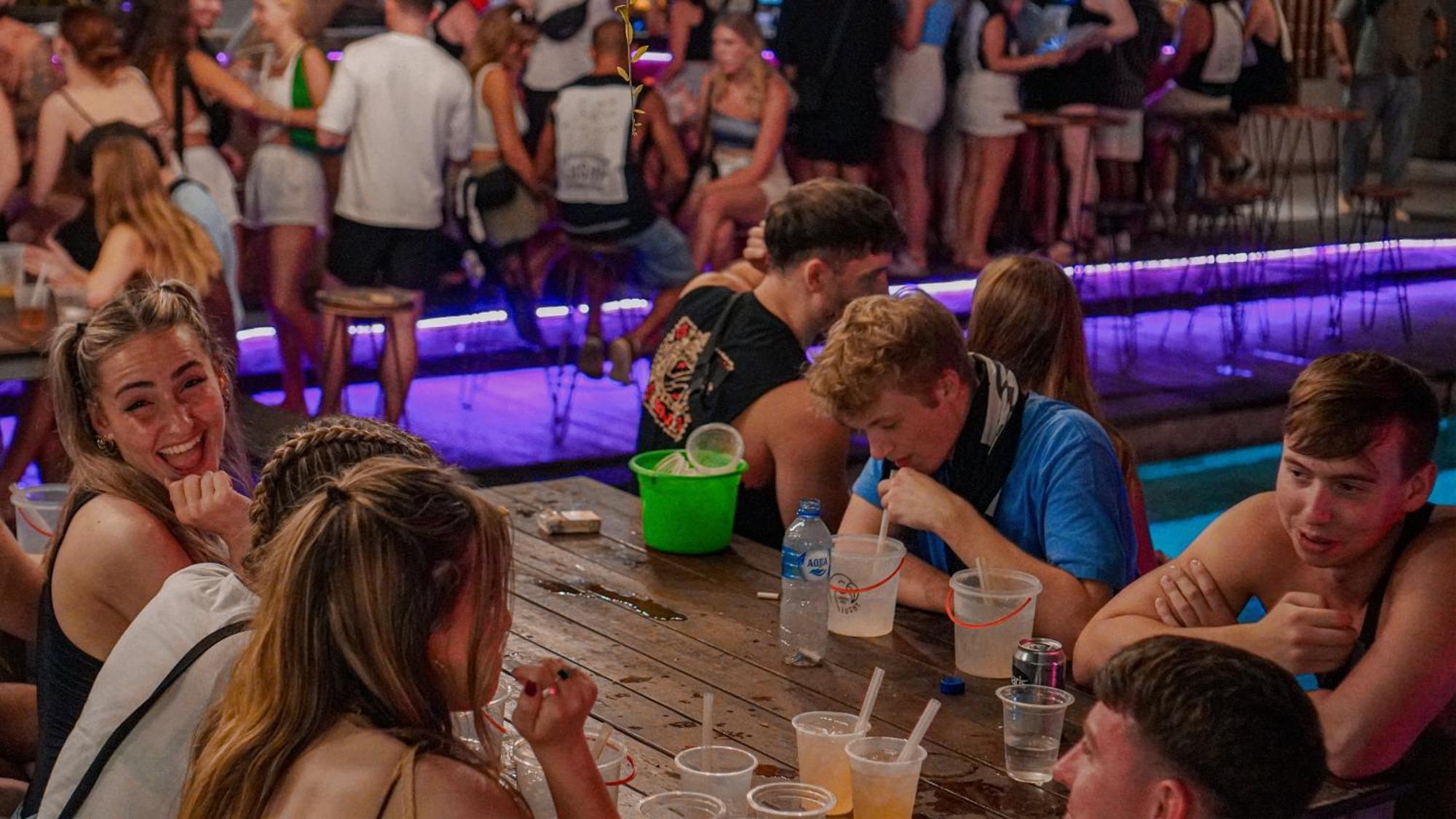 Lushy Hostel Canggu Dış mekan fotoğraf