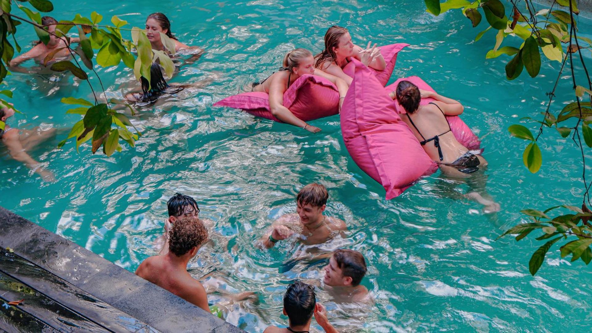 Lushy Hostel Canggu Dış mekan fotoğraf