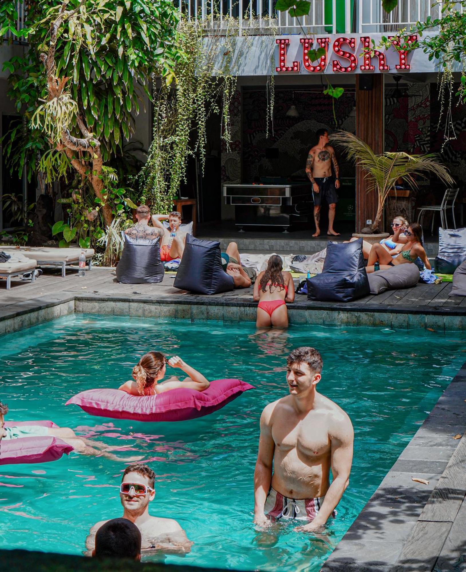 Lushy Hostel Canggu Dış mekan fotoğraf